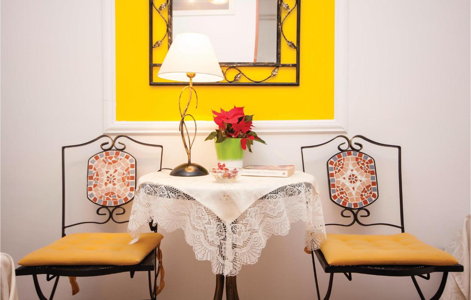 Cozy Apartment In Brodarica With Wifi エクステリア 写真