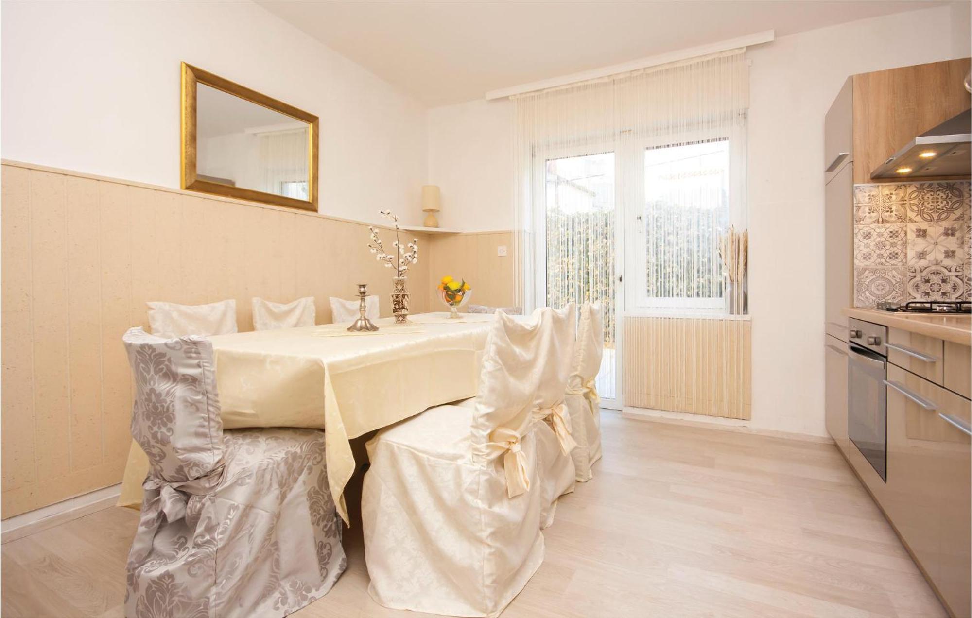 Cozy Apartment In Brodarica With Wifi エクステリア 写真