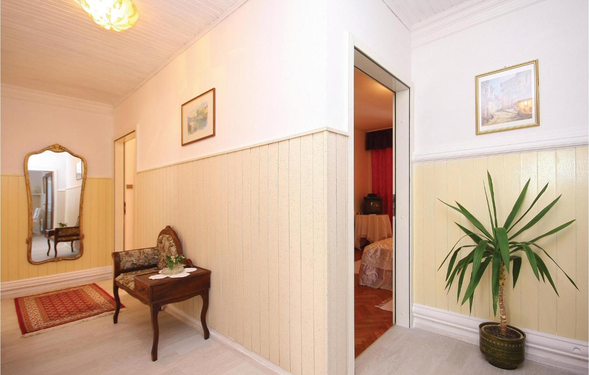 Cozy Apartment In Brodarica With Wifi エクステリア 写真